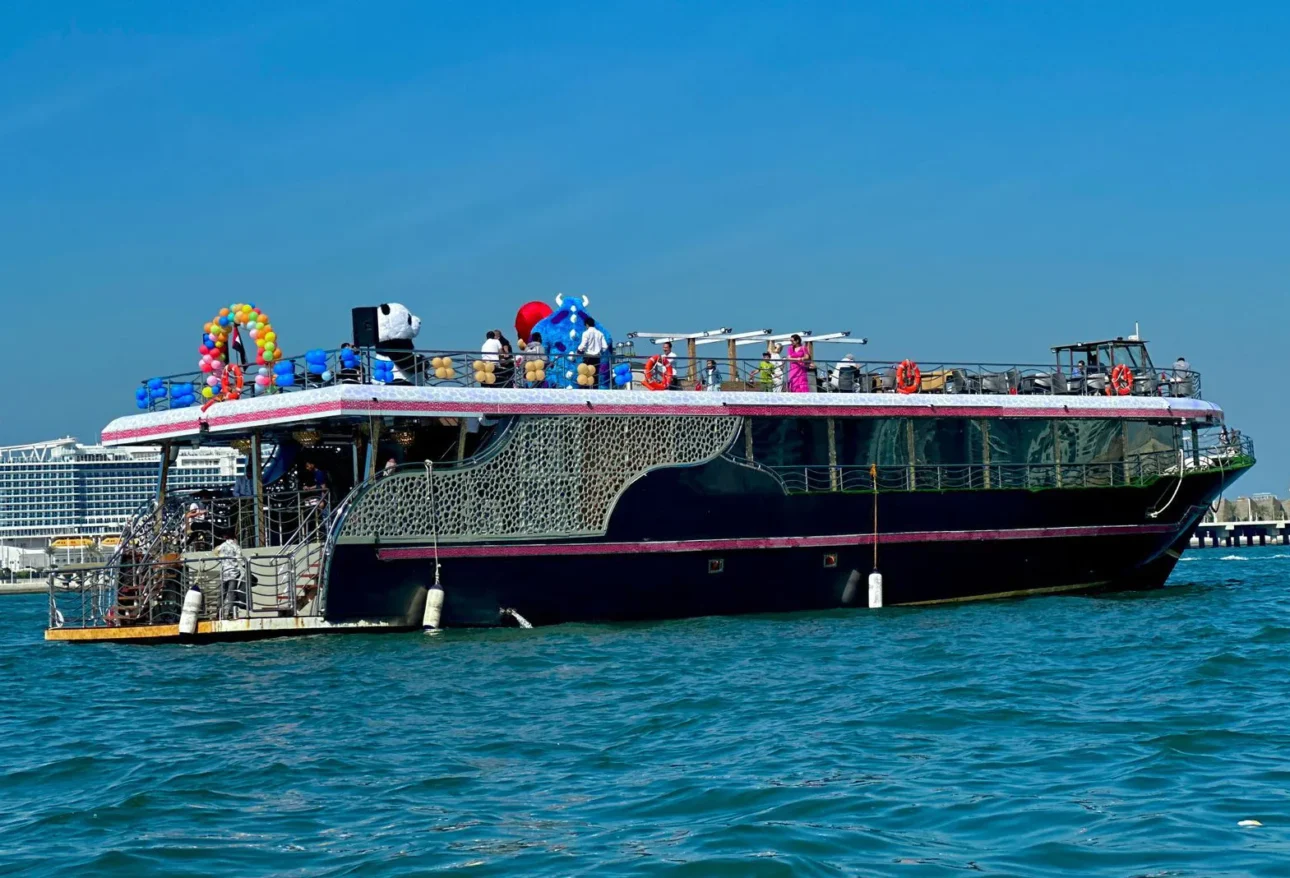 Premium Cruise (Luxury Yacht) With Dinner, Dubai